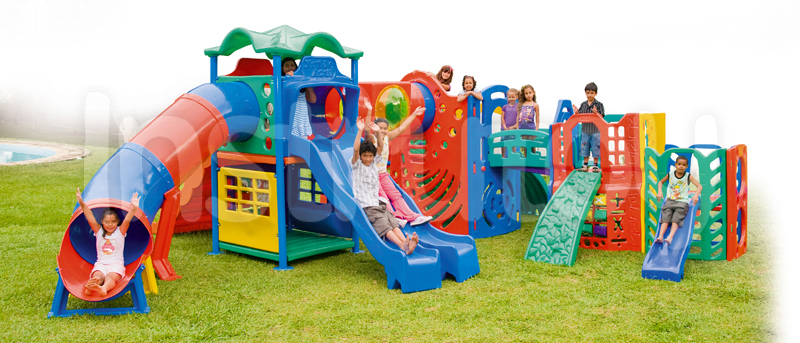 Importância do playground com brinquedos infantis